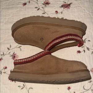 UGG Girl’s Tan Suede Slip-On Sandal with Red Trim